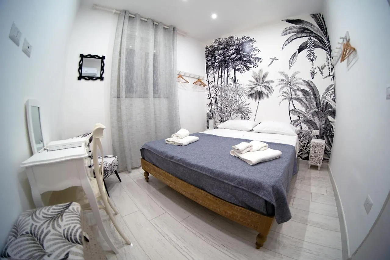 Central Monkey House Apartment Naples Italy
