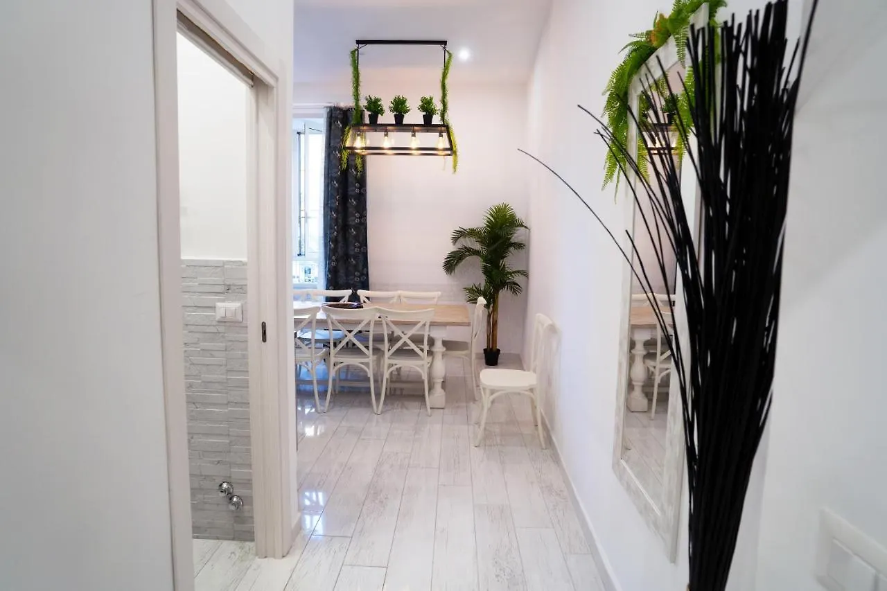 Central Monkey House Apartment Naples