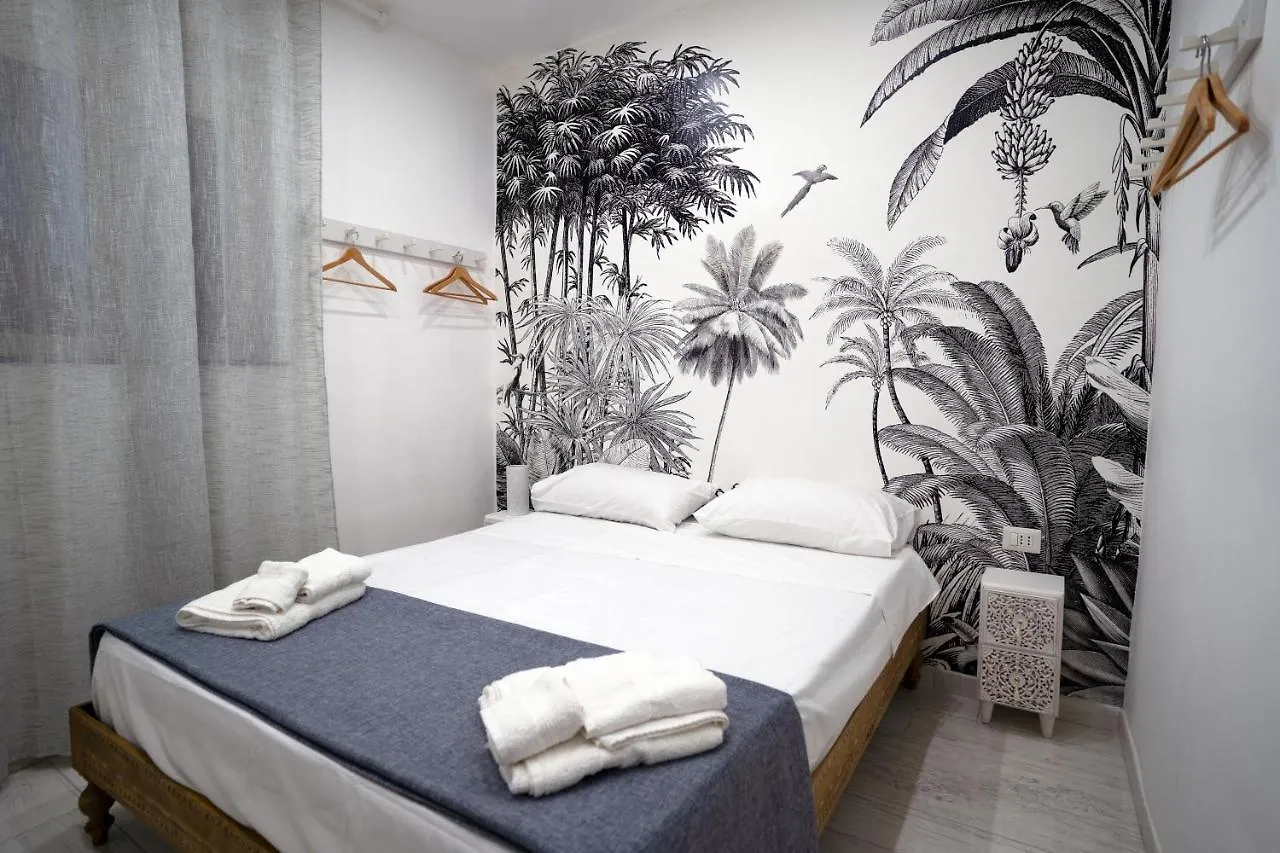 Central Monkey House Apartment Naples