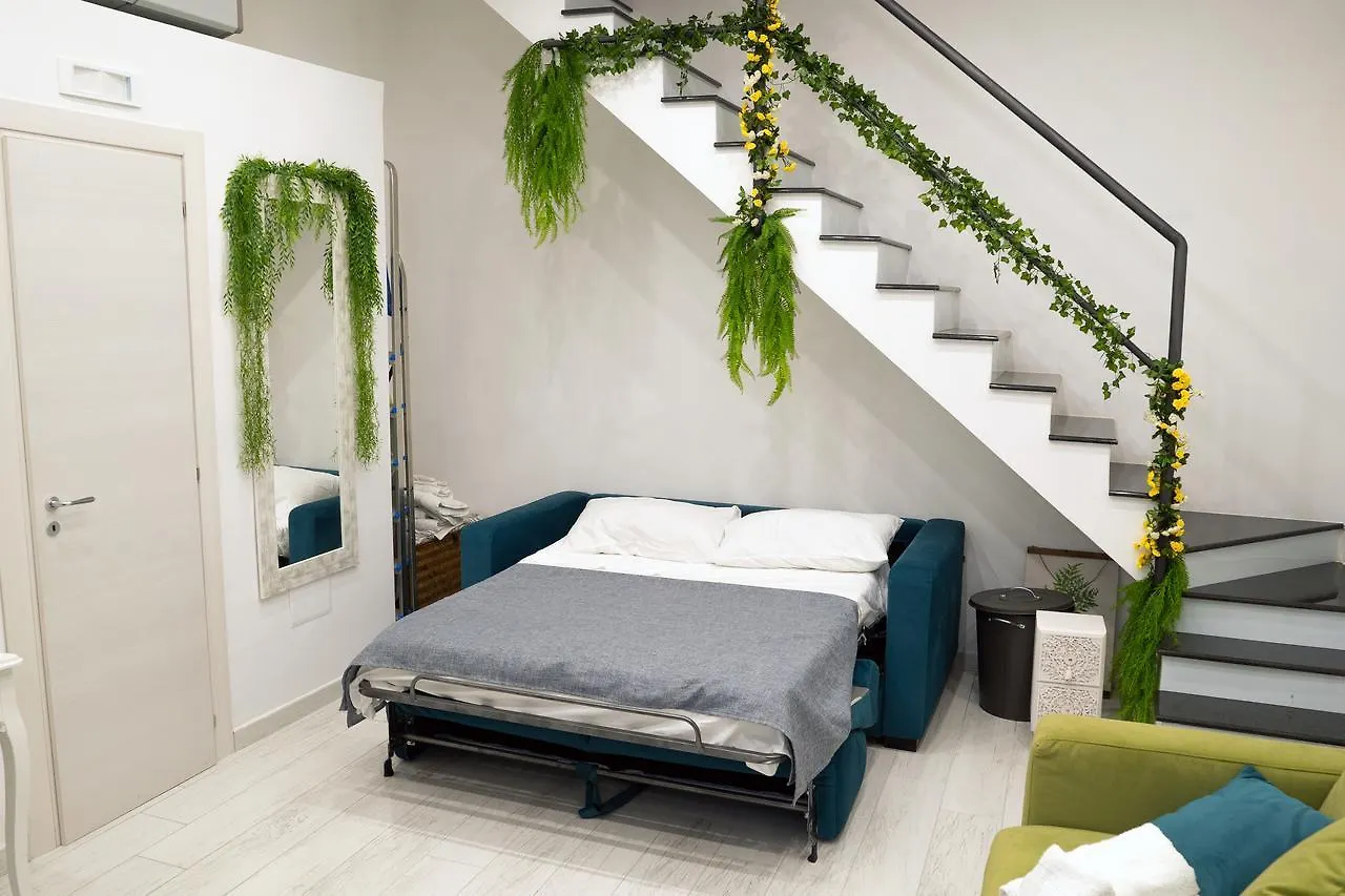 Central Monkey House Apartment Naples 0*,