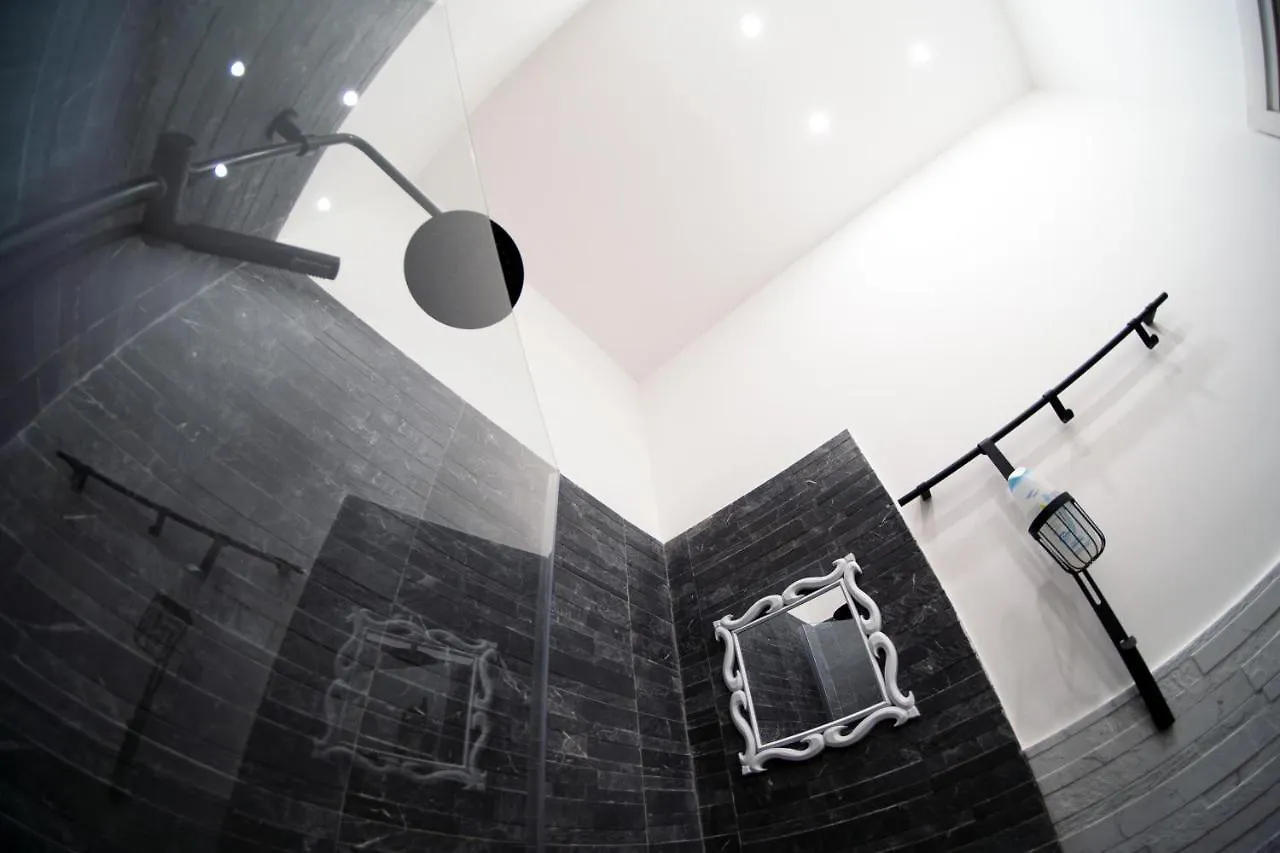 Central Monkey House Apartment Naples